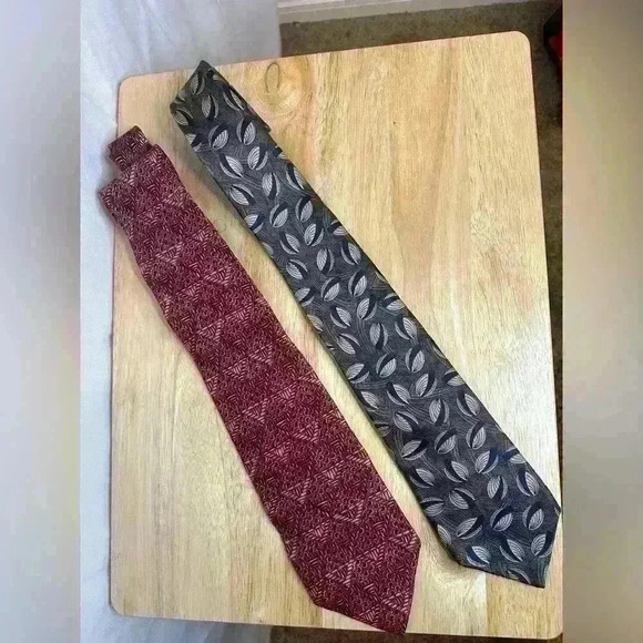 Two Timeless Bugatti Men's Ties - 100% Italian Silk - Picture 5 of 8